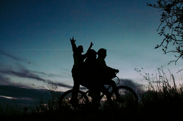 ¿Cuáles son las mejores rutas de cicloturismo en España para disfrutar de la naturaleza y la cultura local?